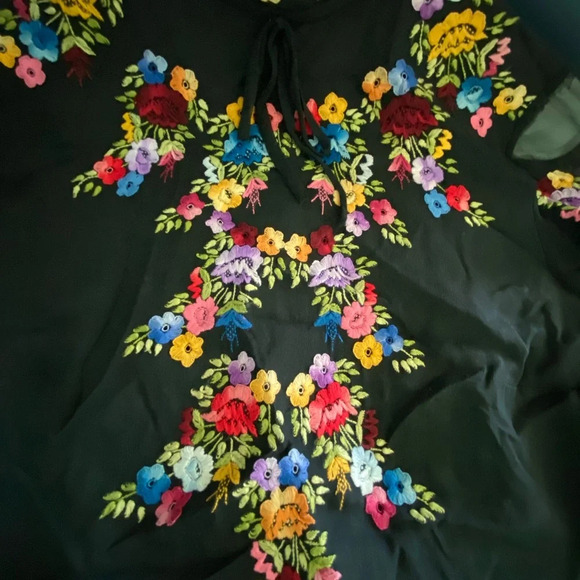 Gorgeous Floral Embroidered Black Blouse Salon Barbarita Bogata Columbia Sz Sm - Picture 11 of 12
